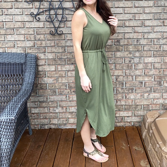 ❗️3/$25❗️1 Left! Gray Sleeveless Dress - Picture 7 of 10